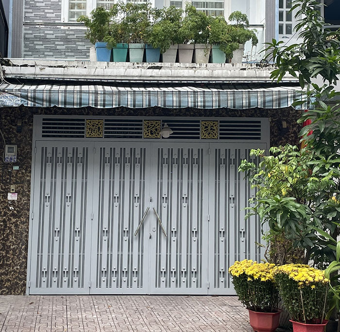 Cổng sắt 4 cánh đơn giản